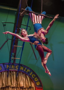 Cirque Mechanics: Trapeze artists