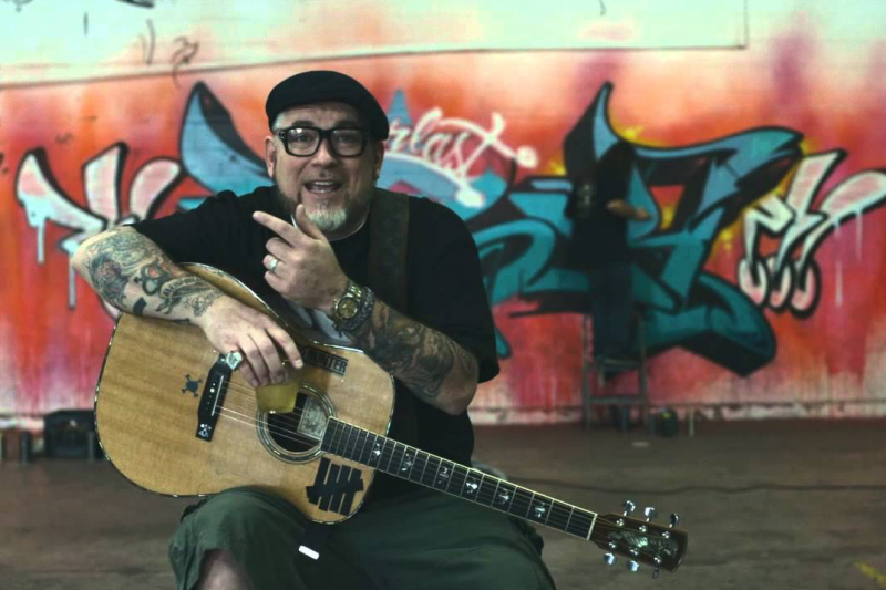 Rapper, singer, and songwriter Everlast hits the stage as Friday night’s headliner.