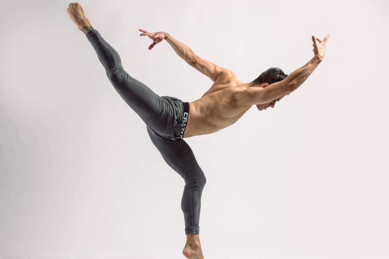 Cuban-born dancer Jorge Barani Barani won the Gold Medal at Vienna International Ballet Competition and has performed at international galas in Europe, Asia, Canada, and Mexico.